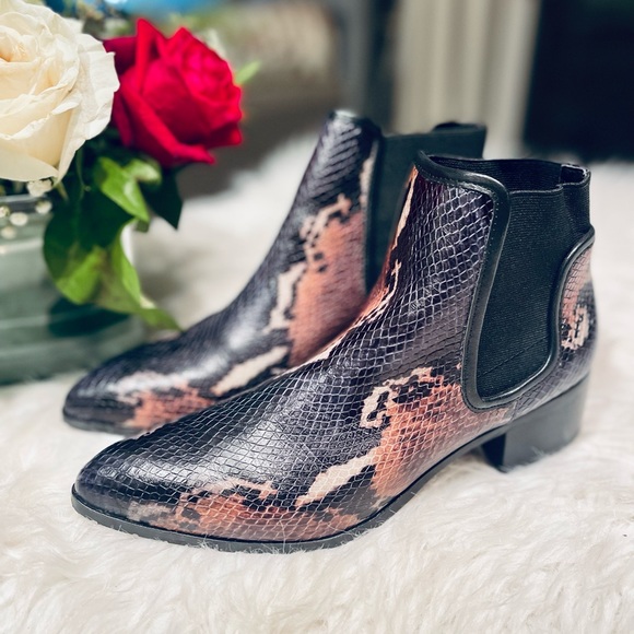 Donald Pliner Dyla Leather Bootie Womens Black/Multi Python Snakeskin - NWOT! - Picture 3 of 9